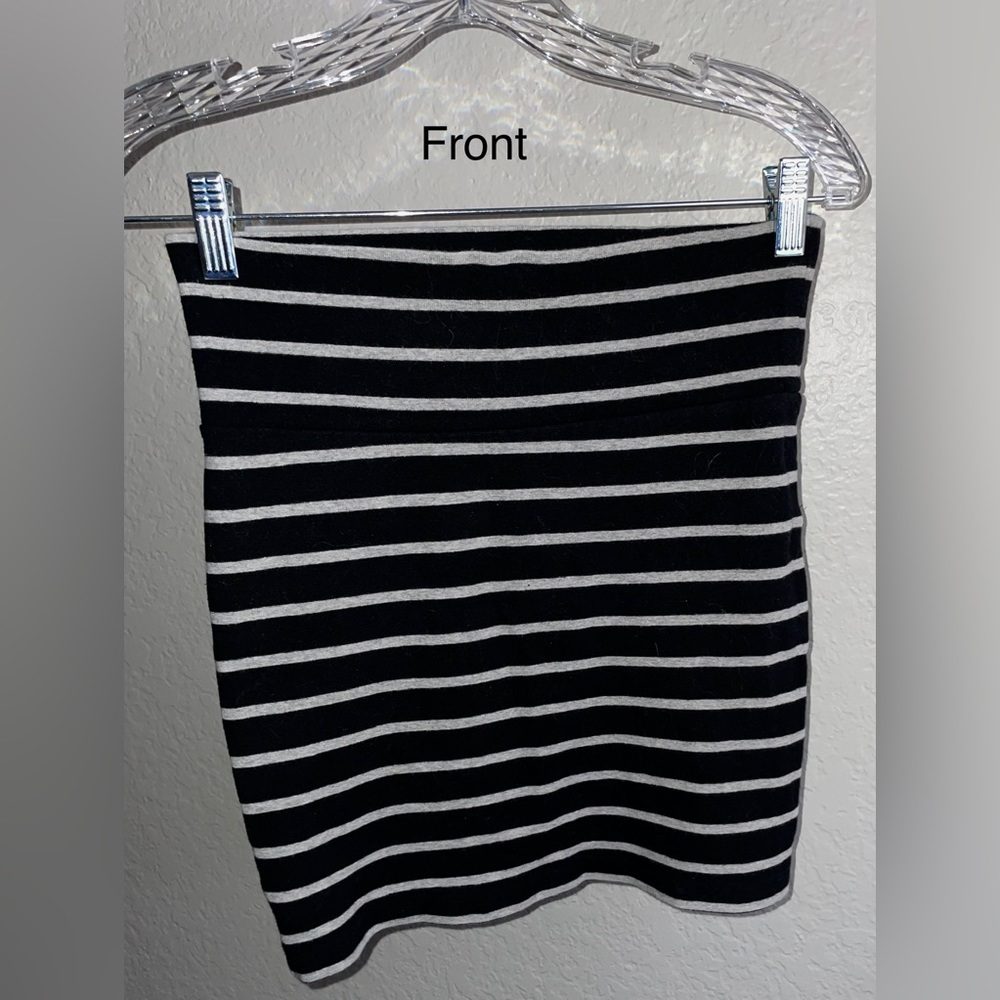 Forever 21 black/grey striped pencil mini skirt. Sm